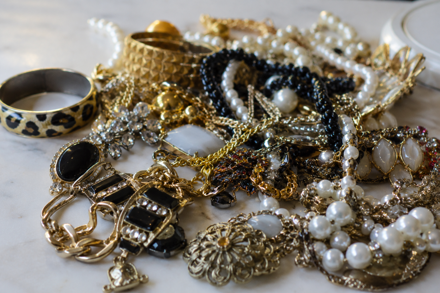 7 Mistakes That Make Costume Jewelry Look Dated
